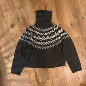 Abercrombie & Fitch Fair Isle Gray and White Sweater